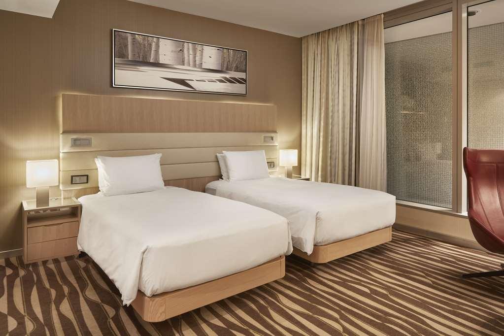 Отель Hilton Frankfurt Airport Франкфурт-на-Майне Номер фото